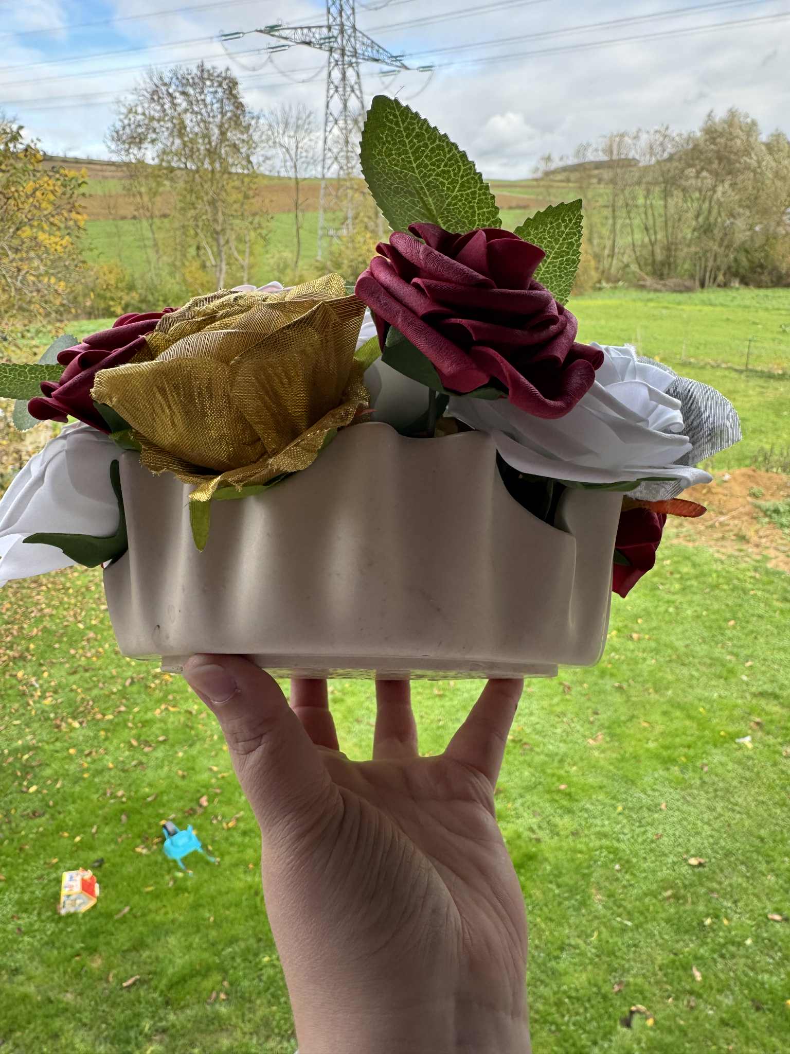 Gerbe jesmonite et fleurs artificielles