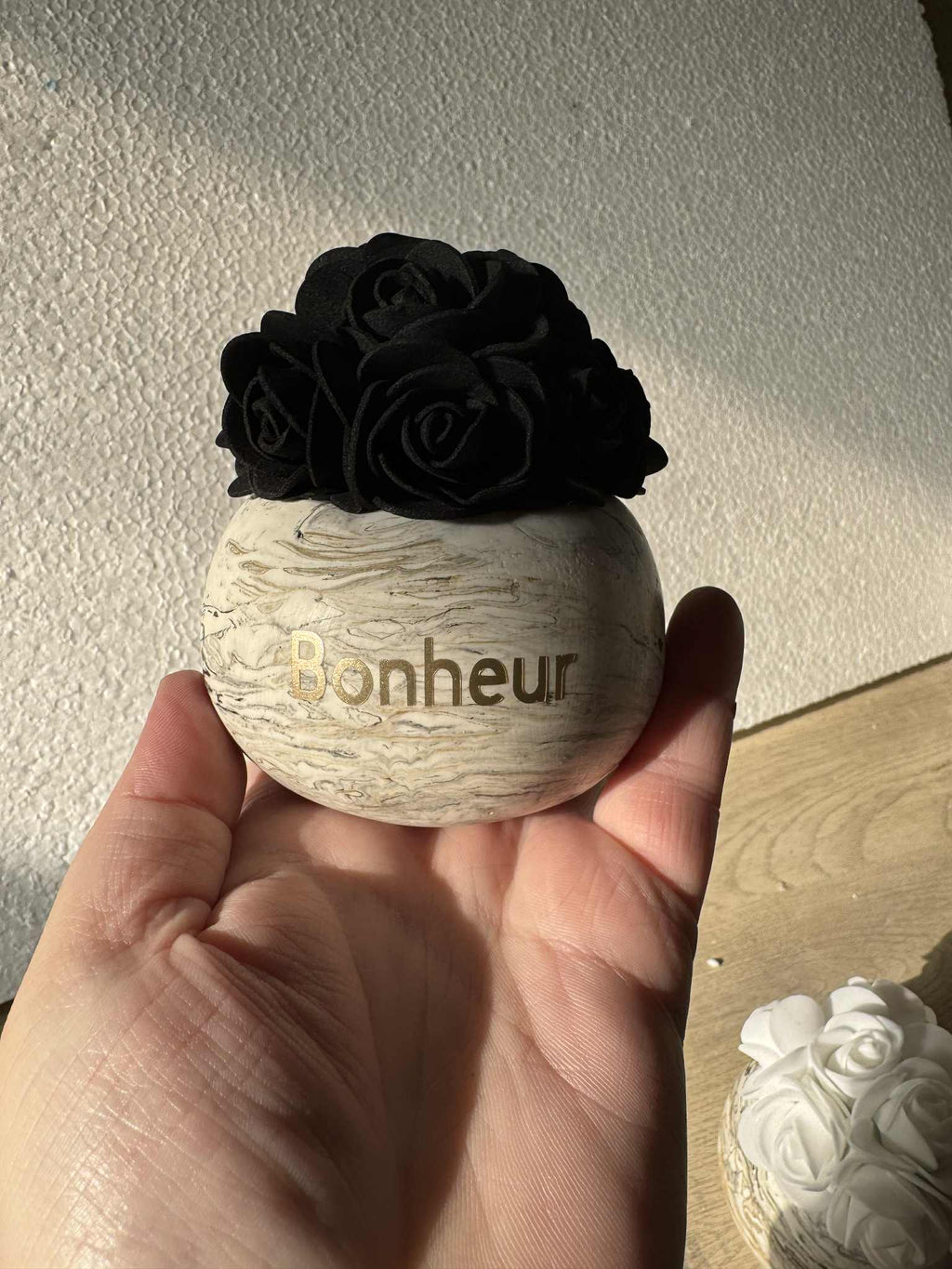 Ensemble pots jesmonite et fleurs artificielles