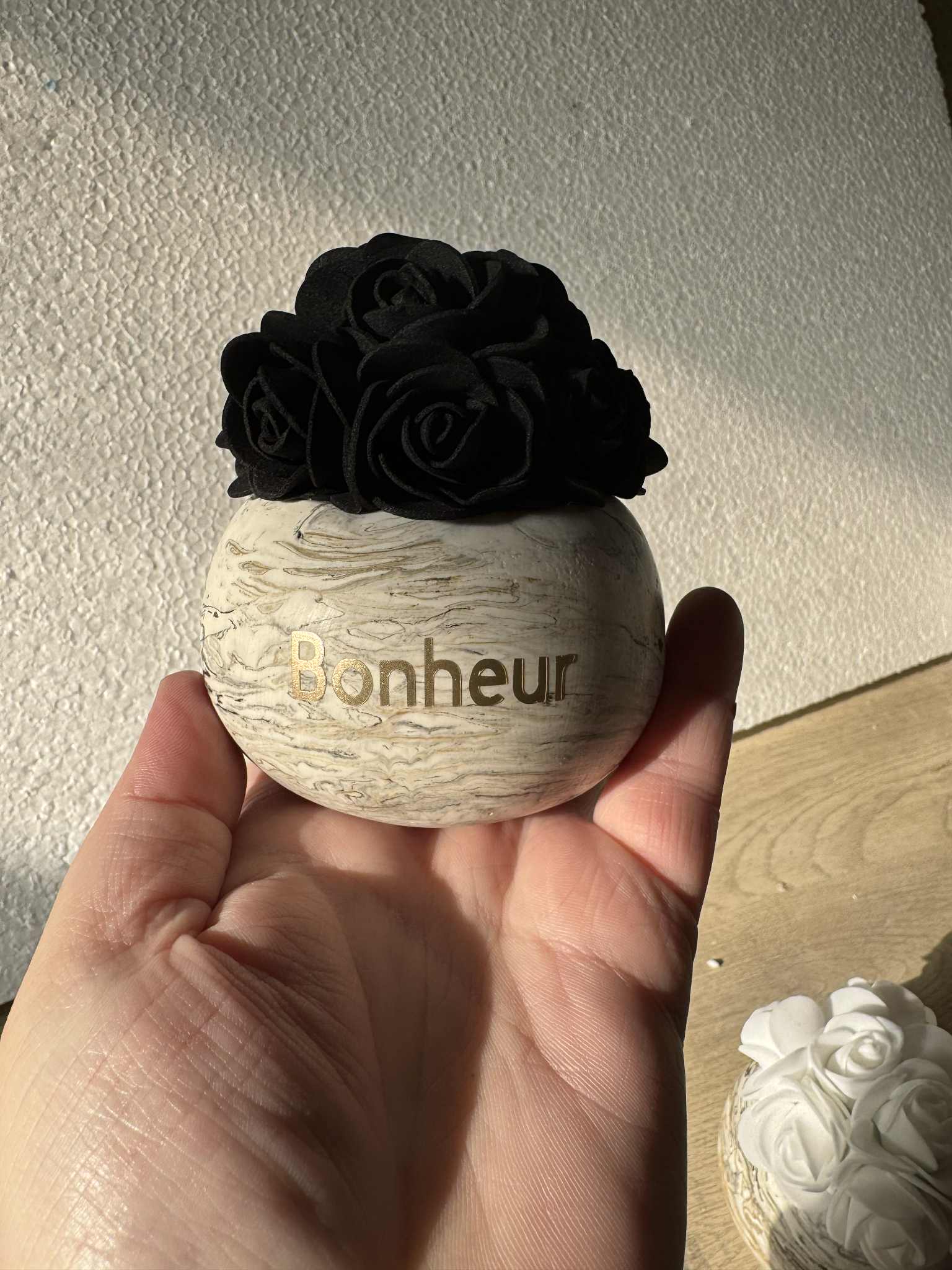 Ensemble pots jesmonite et fleurs artificielles