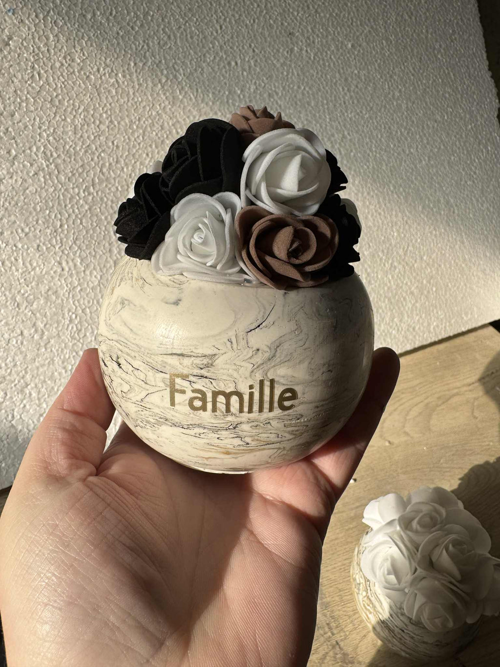 Ensemble pots jesmonite et fleurs artificielles