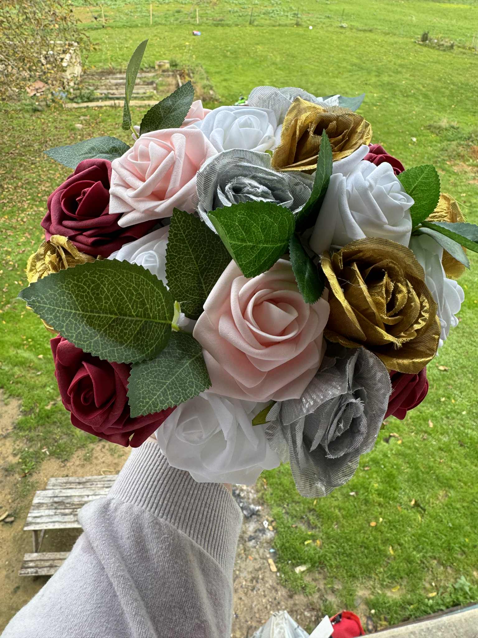 Gerbe jesmonite et fleurs artificielles