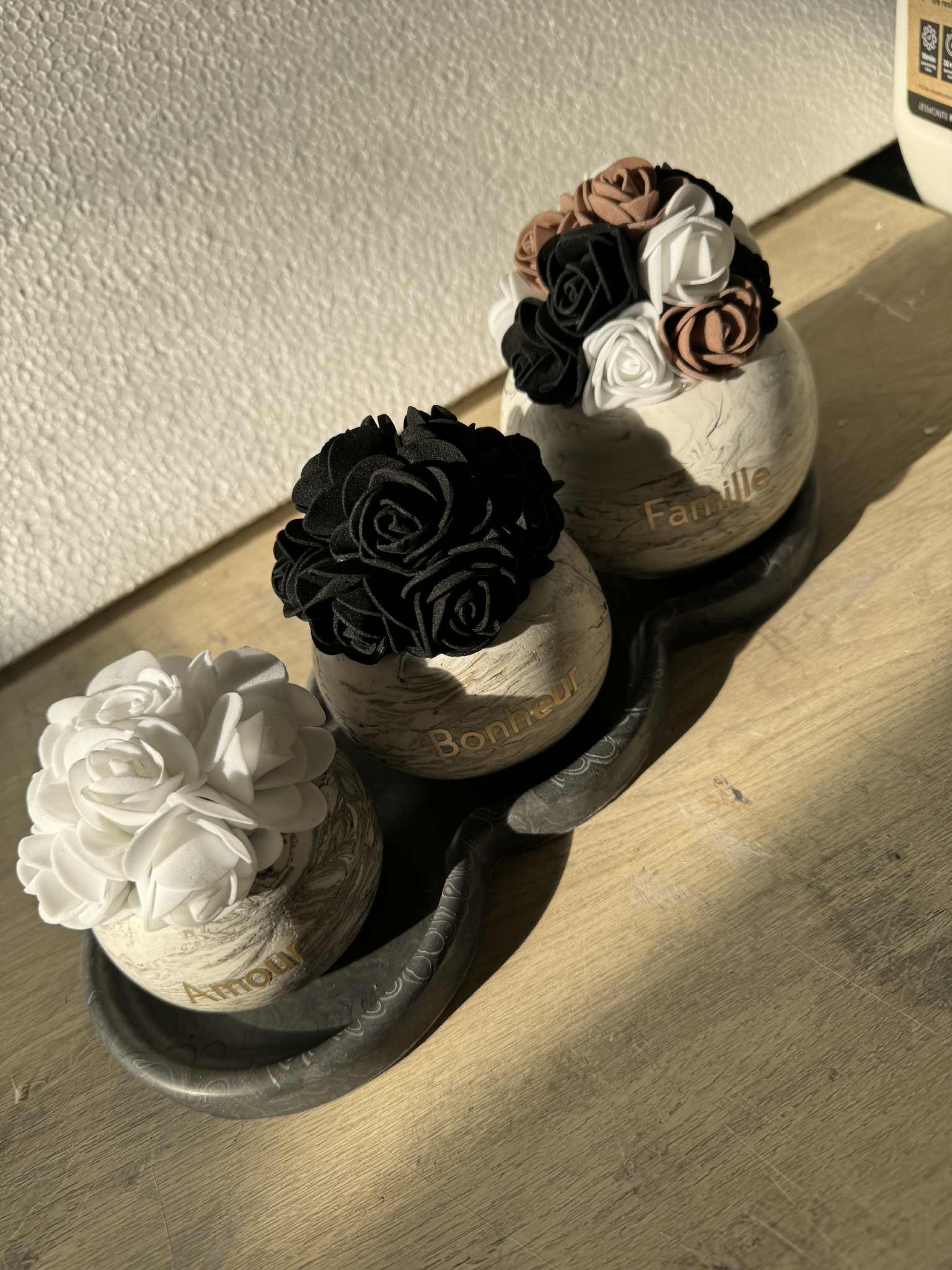 Ensemble pots jesmonite et fleurs artificielles